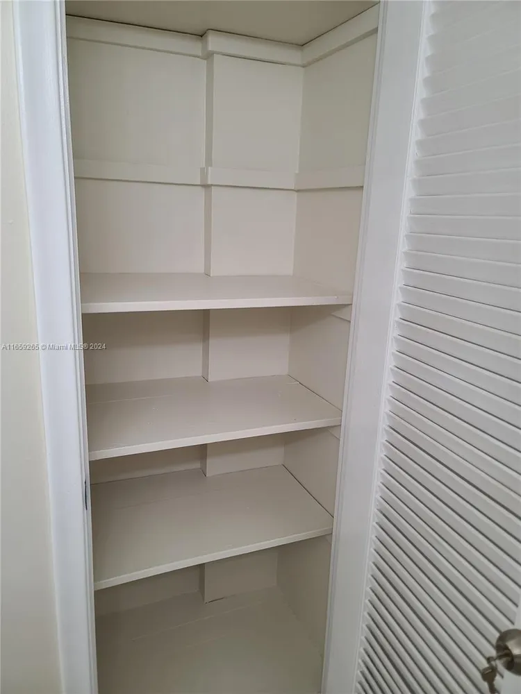 Royal Embassy #9C image #18