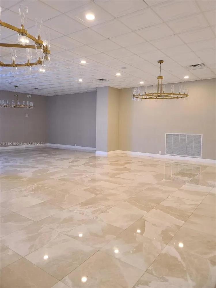 Royal Embassy #9C image #19