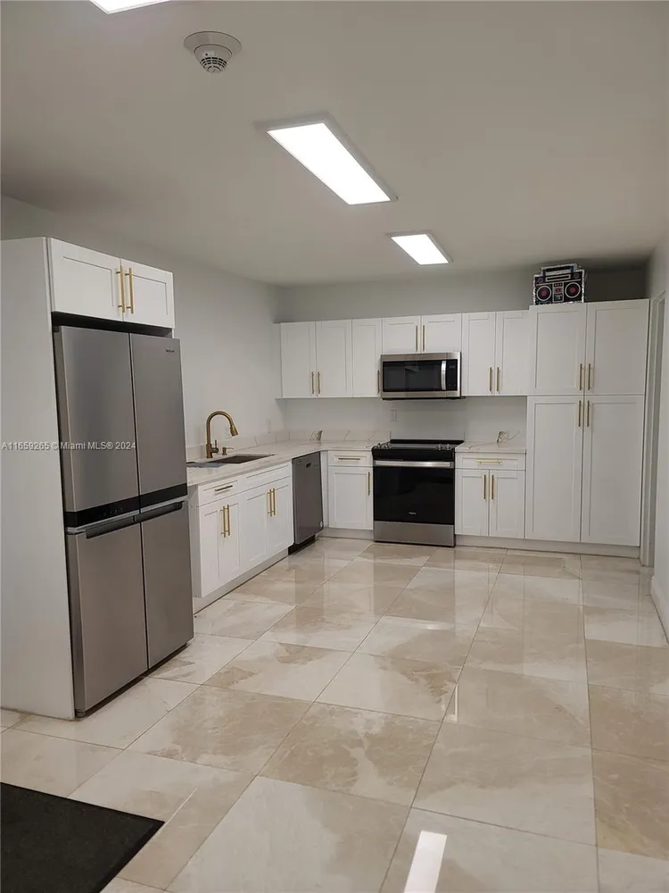 Royal Embassy #9C image #20