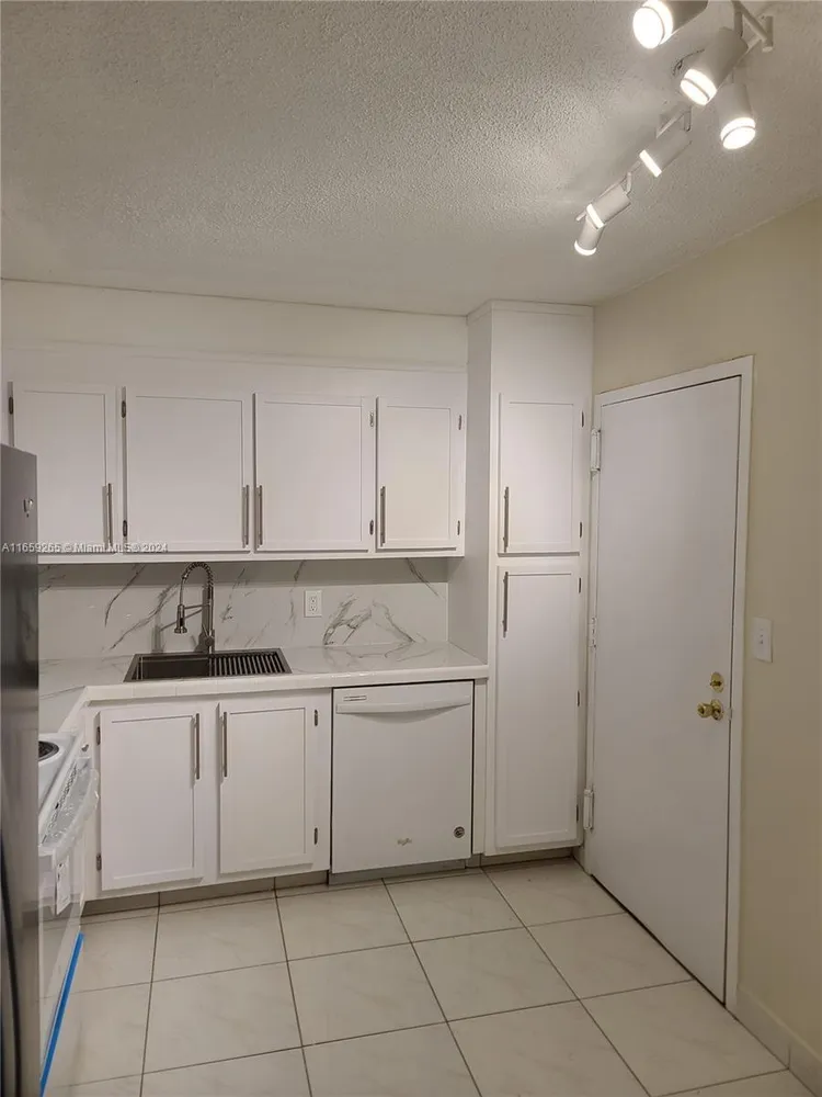 Royal Embassy #9C image #6