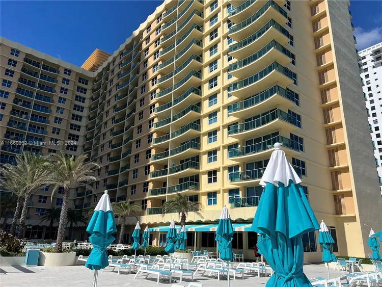 The Wave Condominium #1102 image #19
