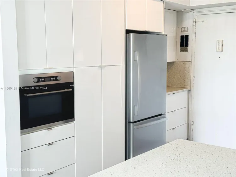 Belle Towers #5E image #12