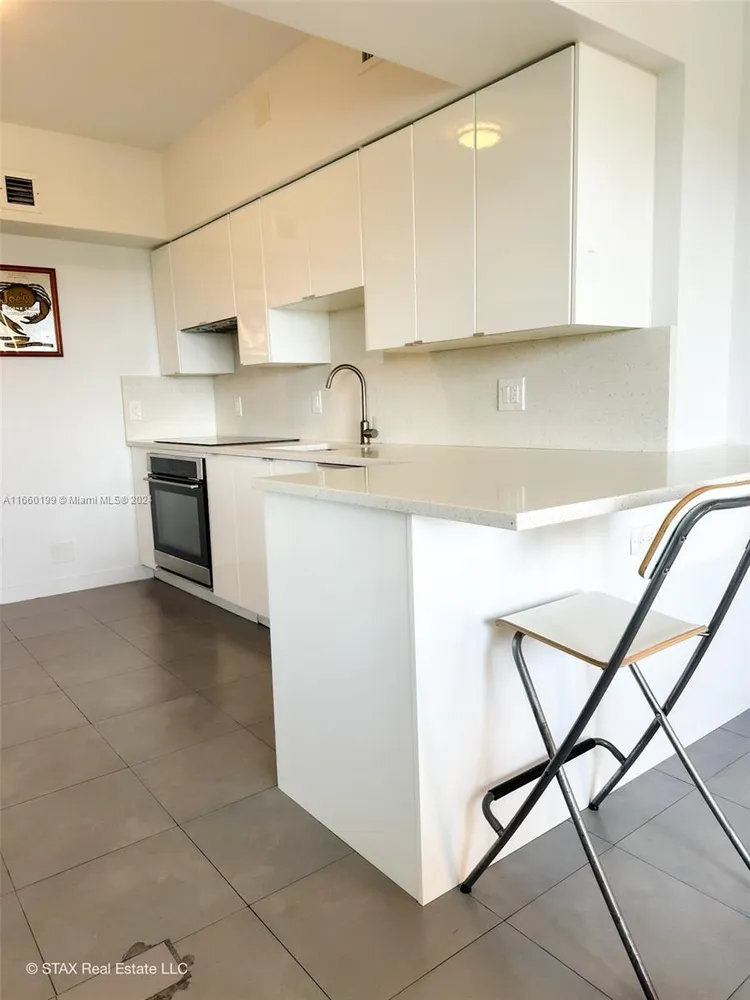 Belle Towers #5E image #13