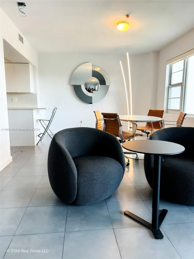 Belle Towers #5E image #17