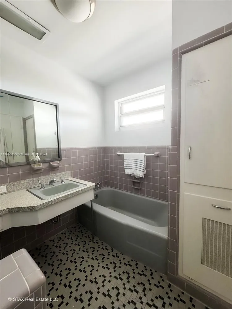 Belle Towers #5E image #24