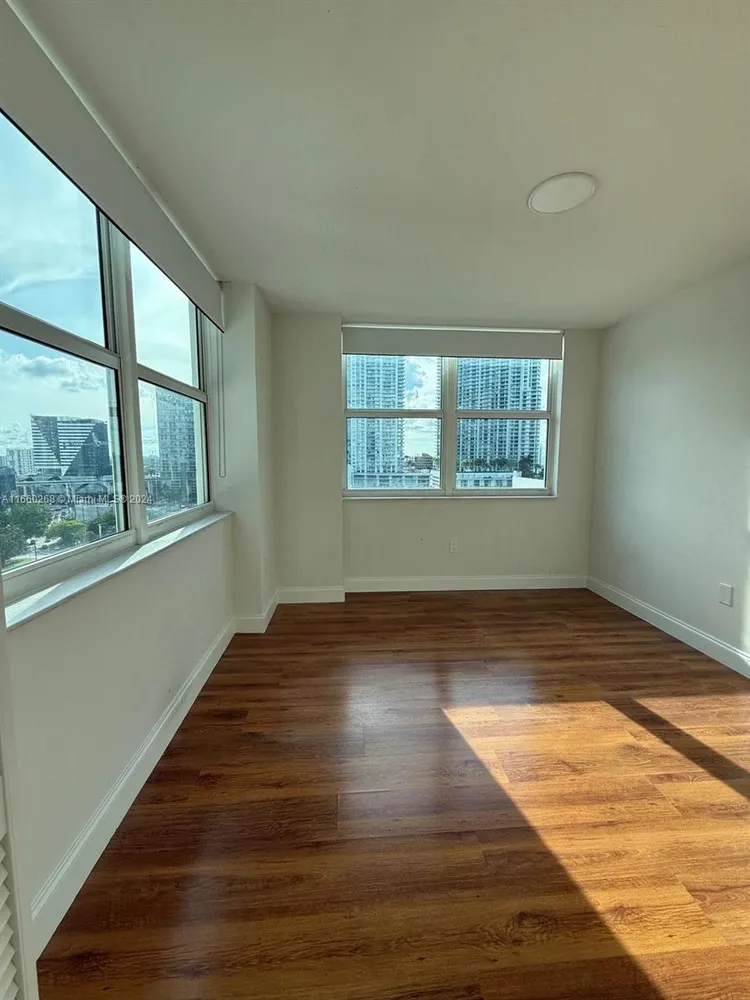 Brickell on the River North #1511 image #15