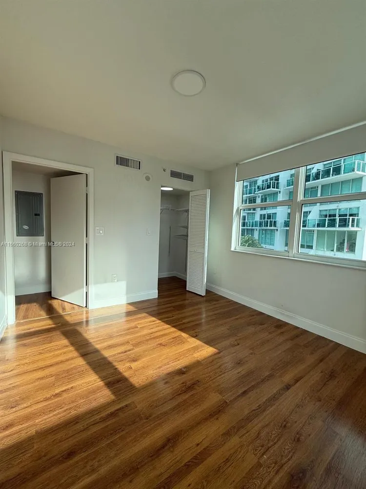 Brickell on the River North #1511 image #17