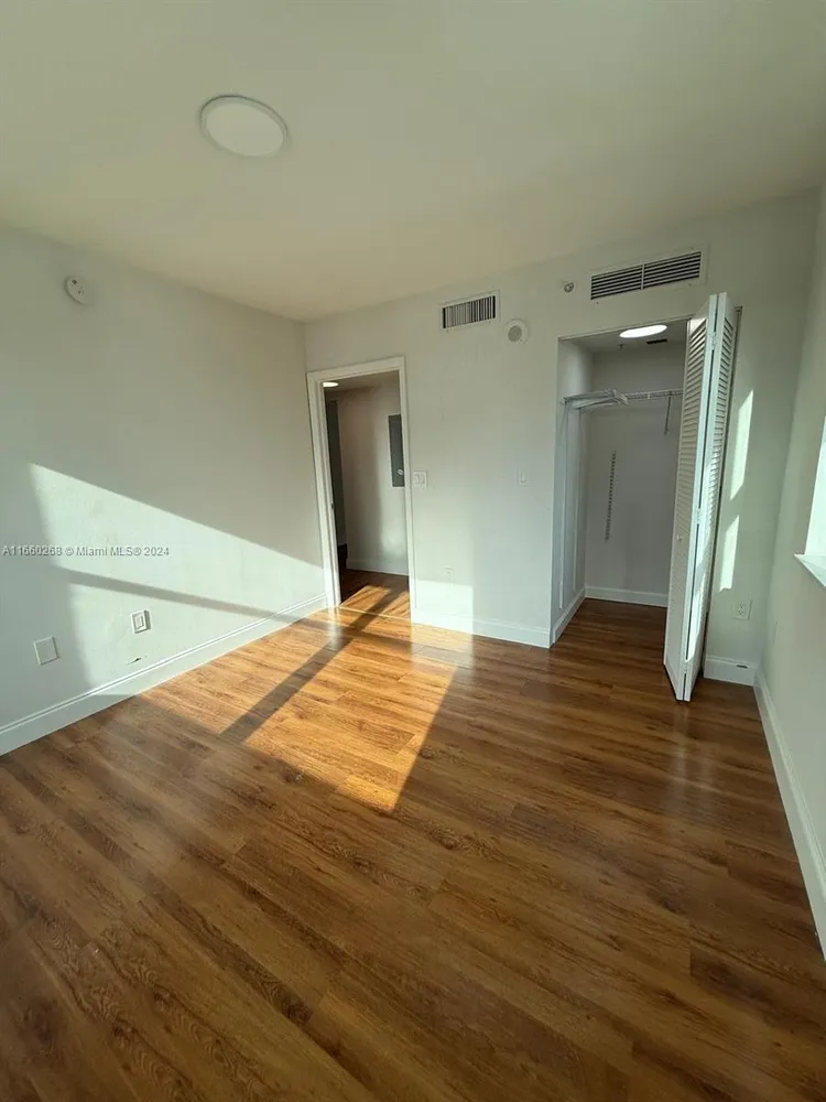 Brickell on the River North #1511 image #18