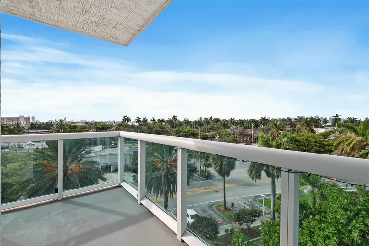 360 Condo #513 image #11