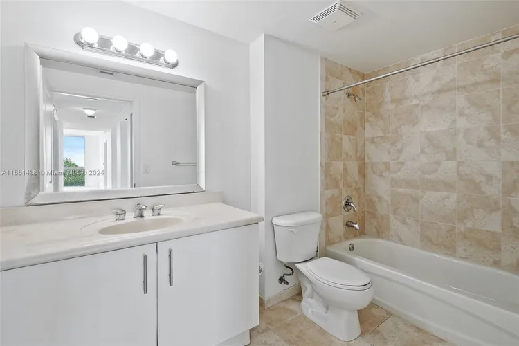 360 Condo #513 image #23