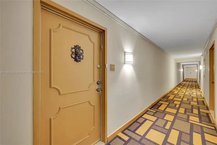 Winston Towers #815 image #28