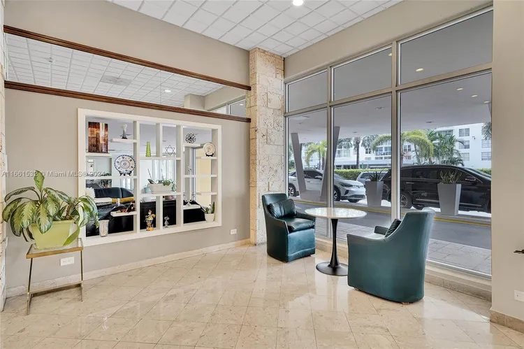 Winston Towers #815 image #31