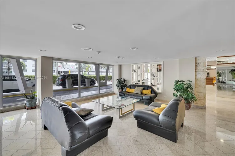 Winston Towers #815 image #32