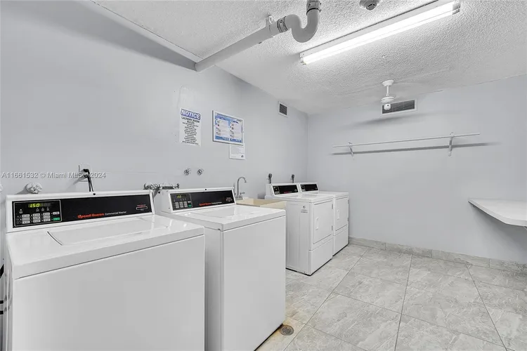 Winston Towers #815 image #37