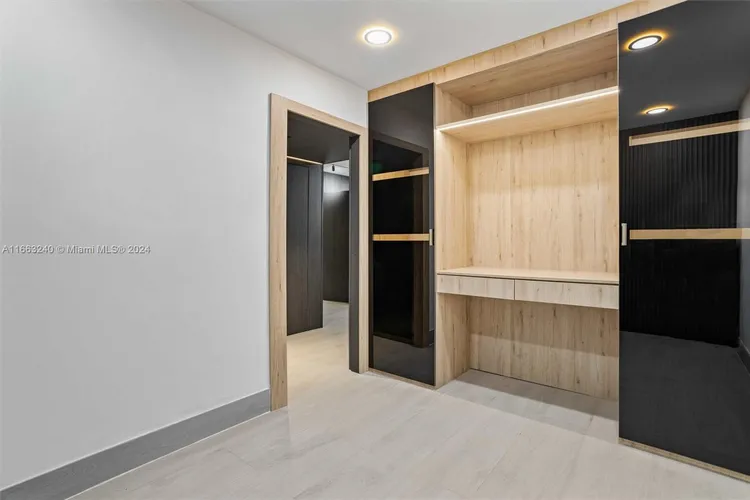 Roney Palace #537 image #13