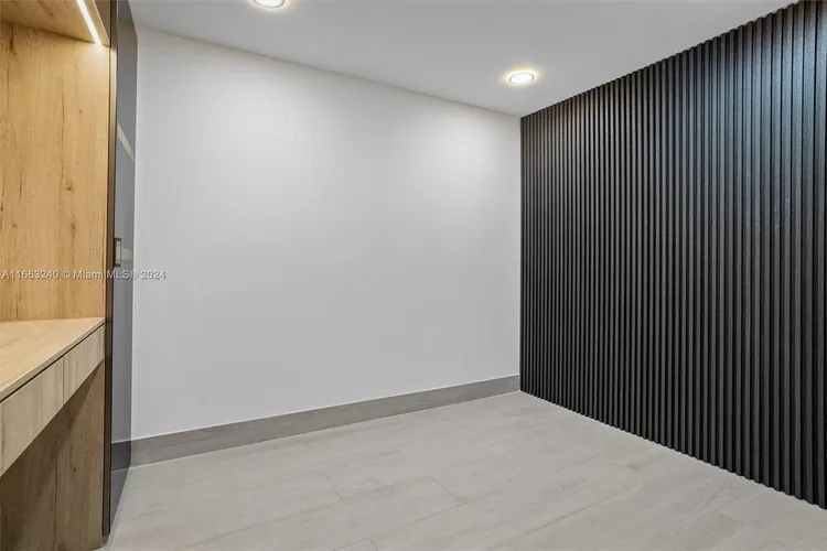 Roney Palace #537 image #14