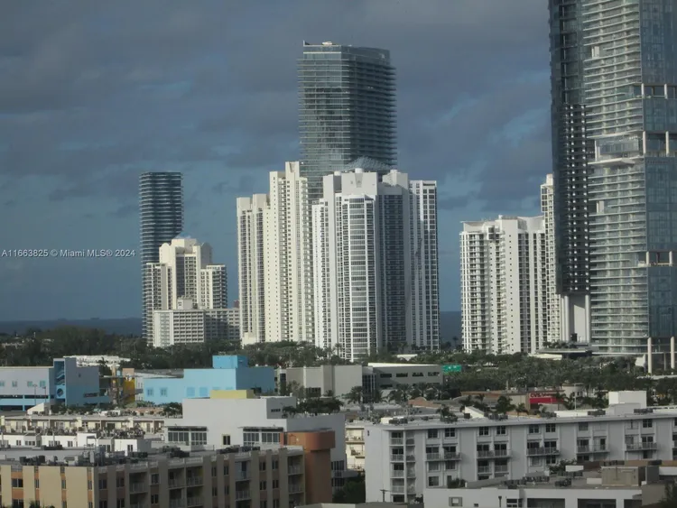 Winston Towers #1618 image #10
