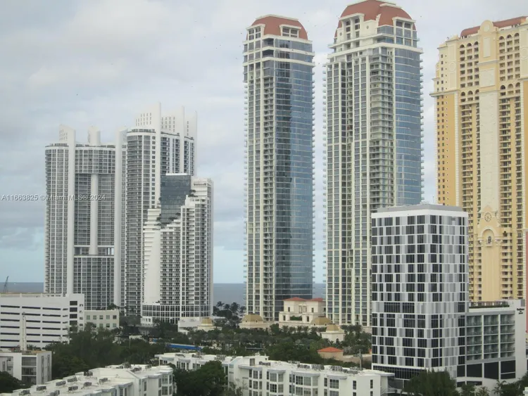 Winston Towers #1618 image #7