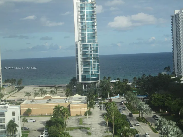 Winston Towers #1618 image #9