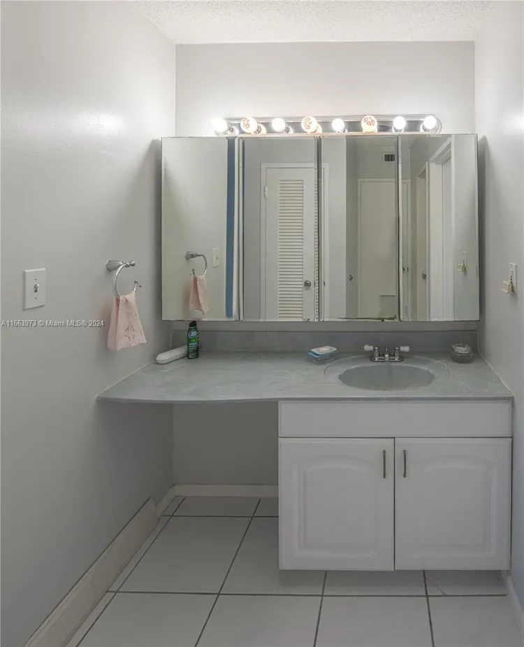 Four Winds #1403 image #18