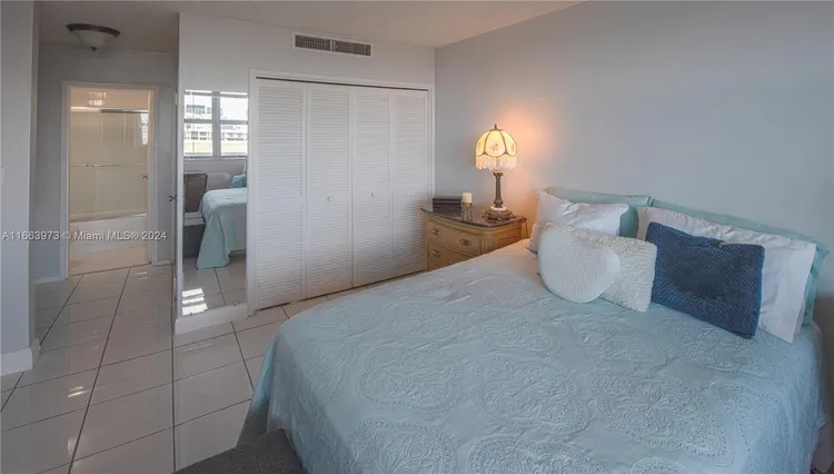 Four Winds #1403 image #9