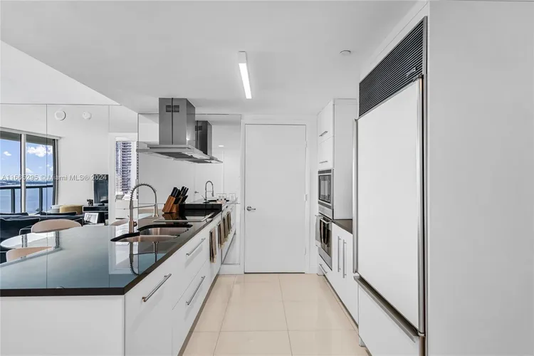 Icon Brickell II #2011 image #14