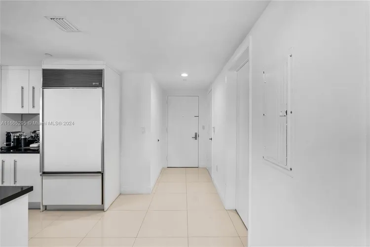 Icon Brickell II #2011 image #15