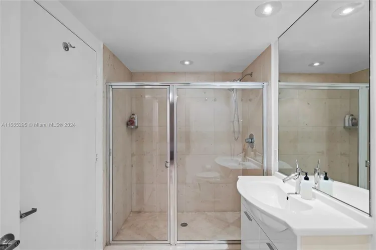 Icon Brickell II #2011 image #30