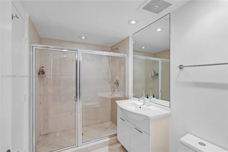 Icon Brickell II #2011 image #31