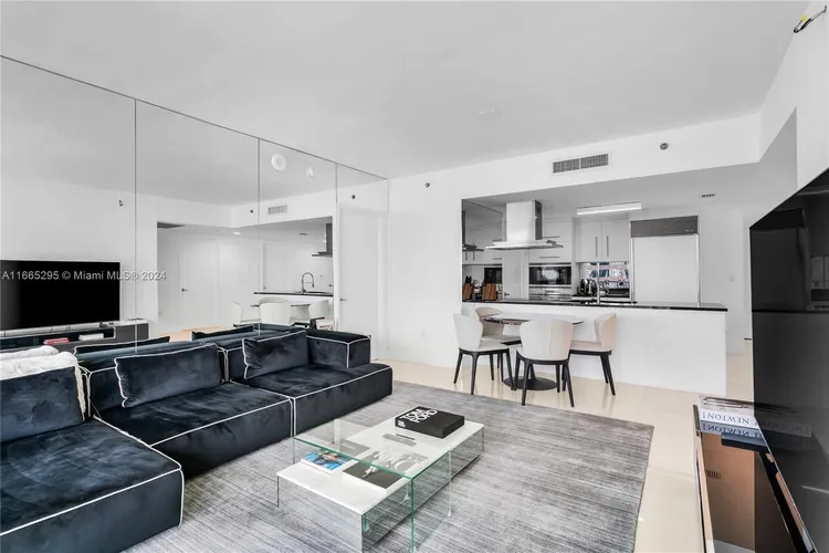 Icon Brickell II #2011 image #8