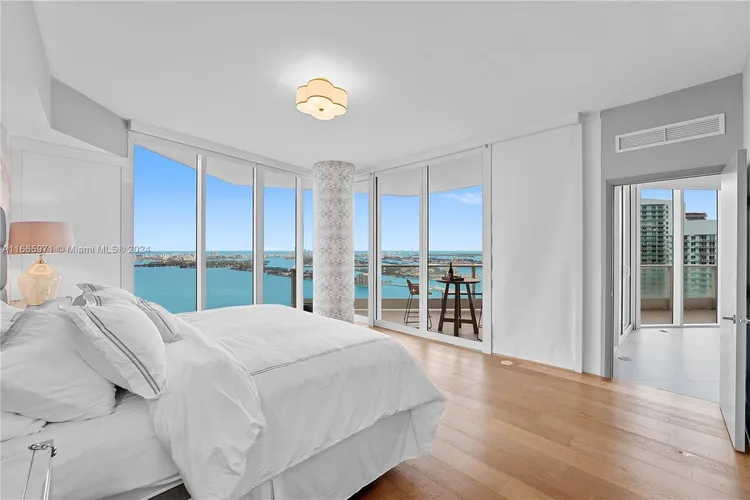 Paramount Bay #4102 image #13