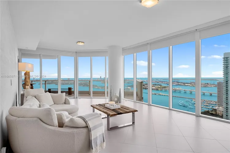 Paramount Bay #4102 image #19