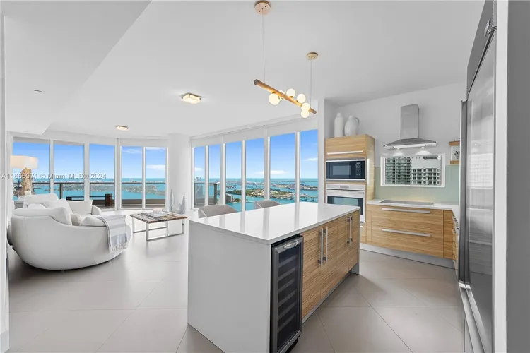 Paramount Bay #4102 image #21