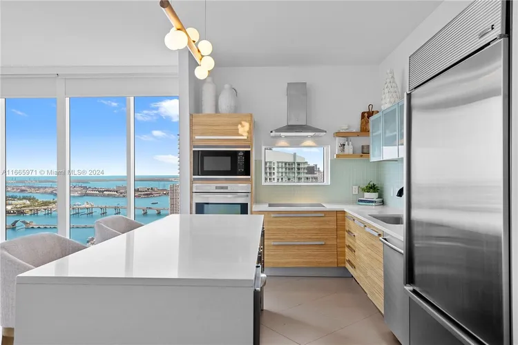 Paramount Bay #4102 image #22