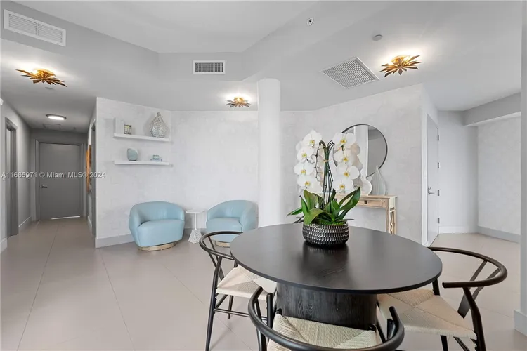 Paramount Bay #4102 image #26
