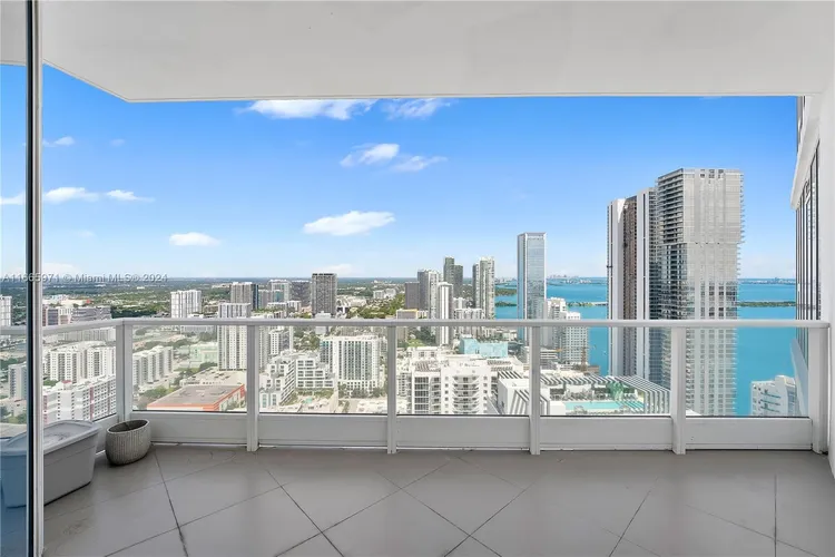Paramount Bay #4102 image #41