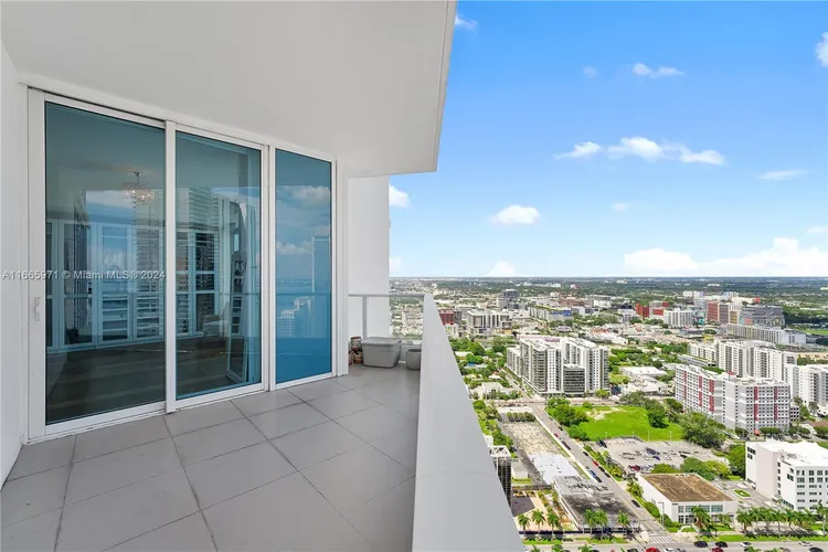 Paramount Bay #4102 image #42
