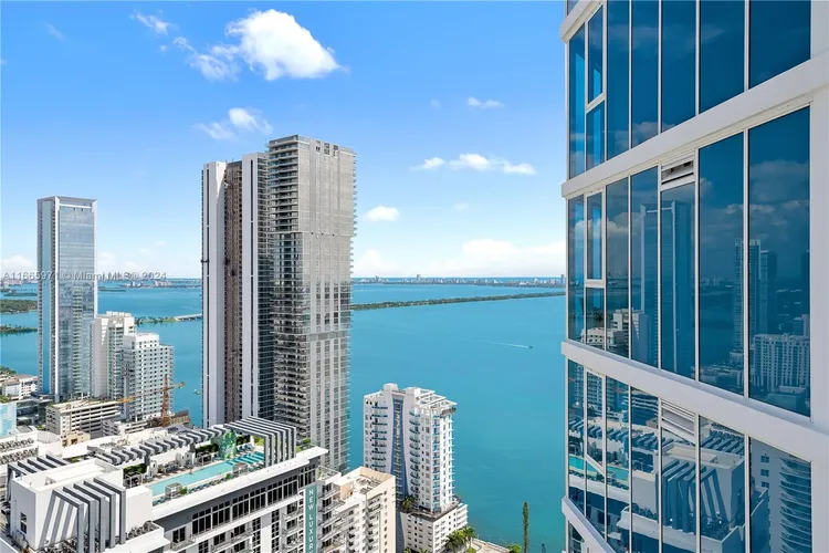 Paramount Bay #4102 image #43