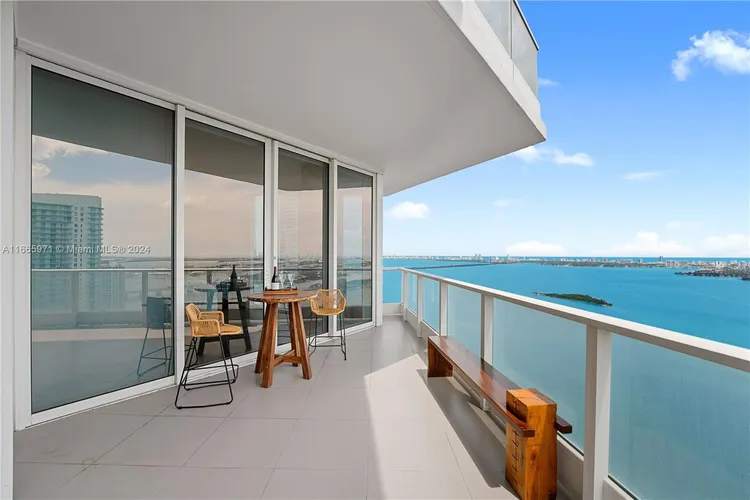 Paramount Bay #4102 image #6