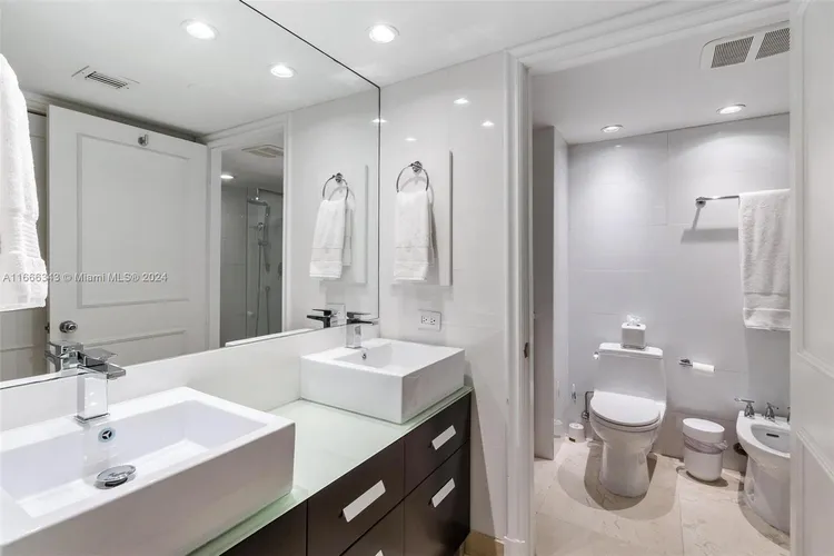 The Palace Condo #C3206 image #17