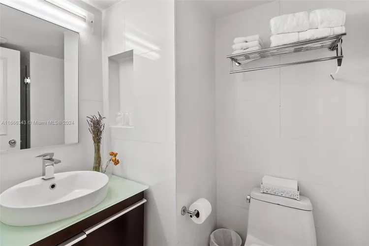 The Palace Condo #C3206 image #21