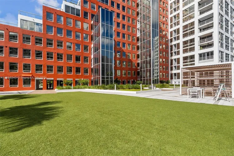 The Palace Condo #C3206 image #30