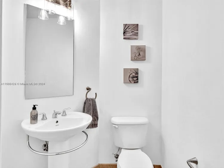 Alaqua #416 image #11