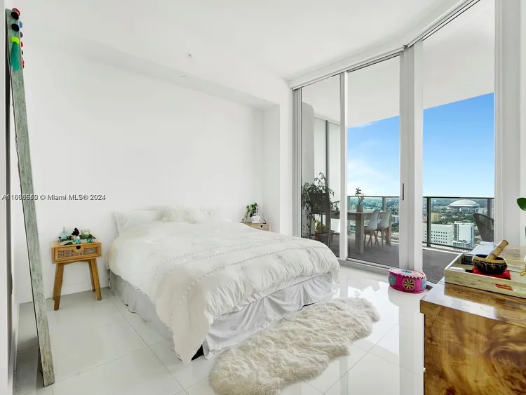 Paramount Miami Worldcenter #3504 image #10