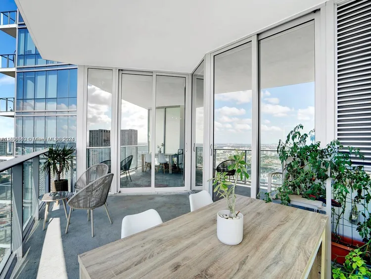 Paramount Miami Worldcenter #3504 image #13