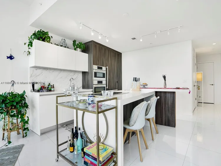 Paramount Miami Worldcenter #3504 image #7