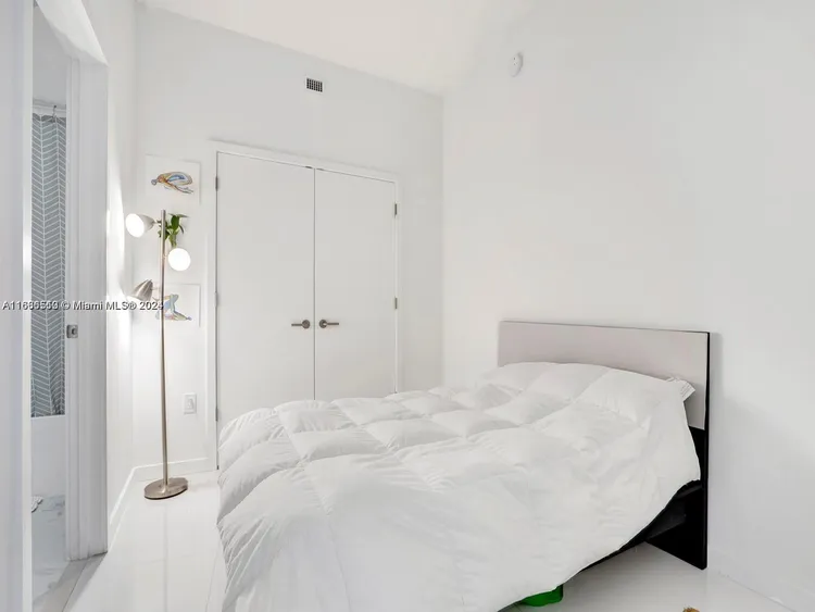 Paramount Miami Worldcenter #3504 image #8