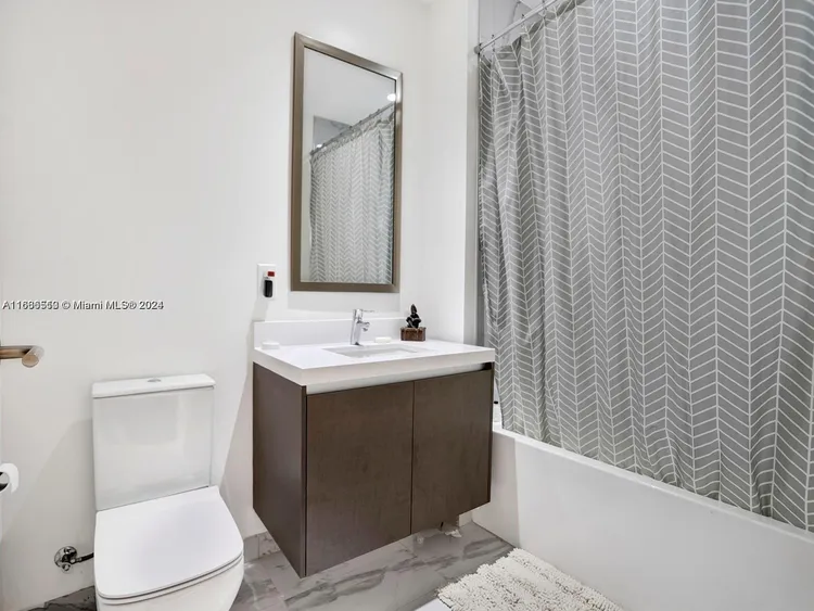 Paramount Miami Worldcenter #3504 image #9