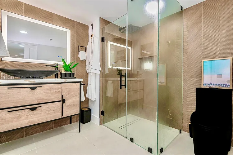 The Mercury #212 image #12