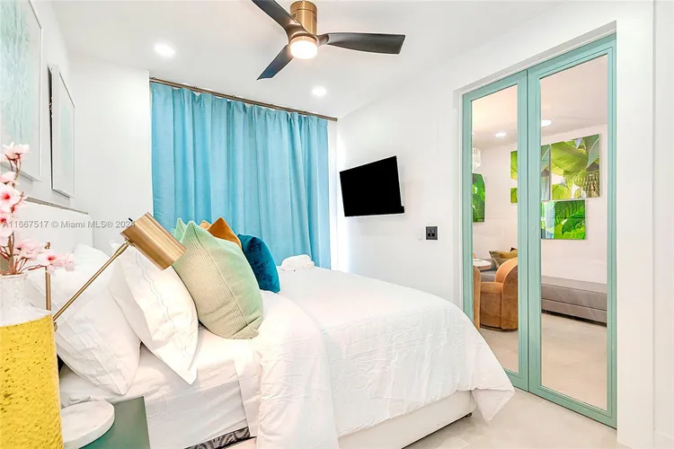 The Mercury #212 image #16